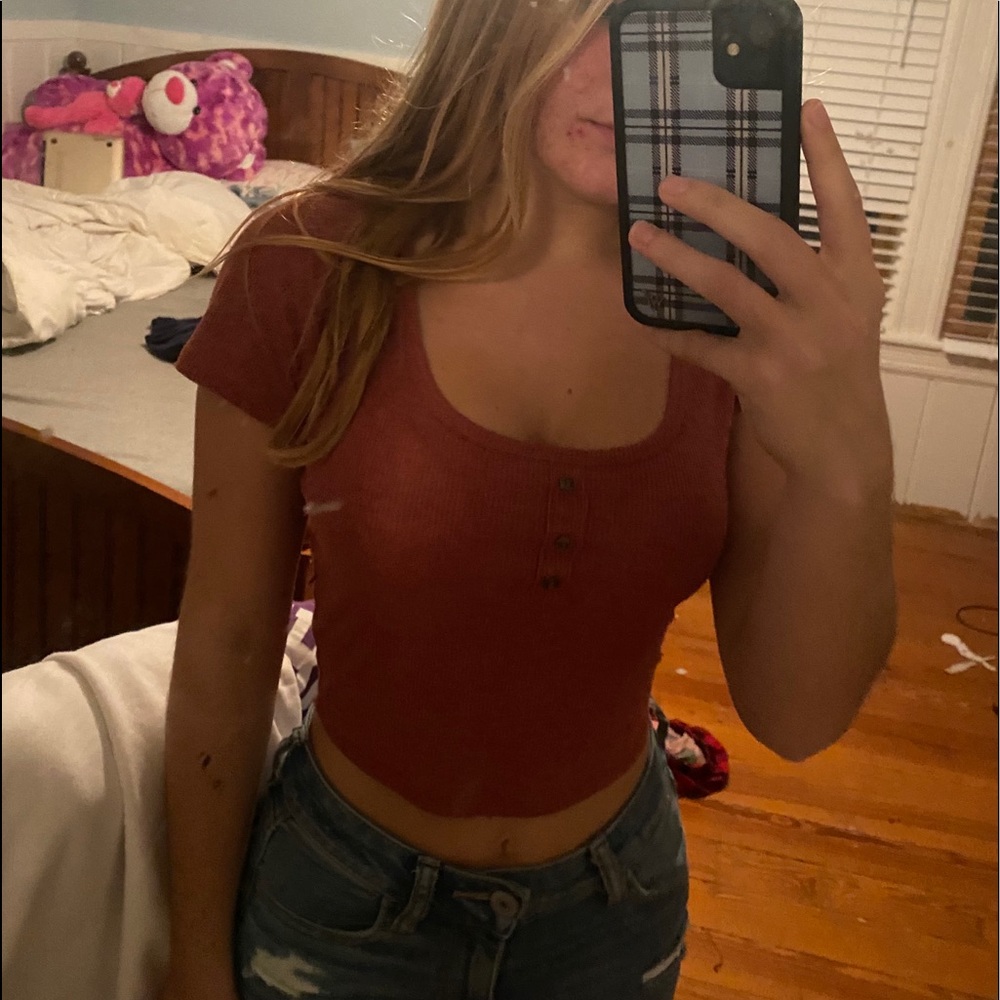 super cute red button top